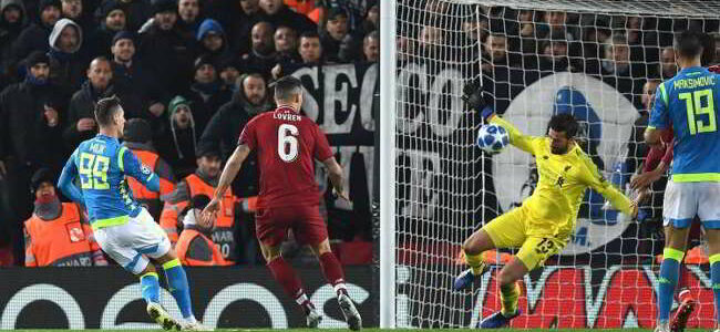 La moglie di Fabinho prende in giro Ancelotti e Mertens