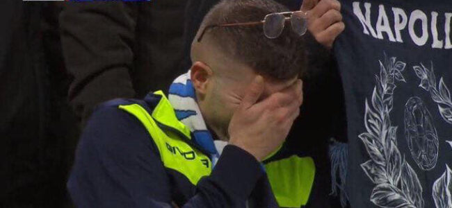 Tifoso del Napoli in lacrime scatena il web. Ariemma: "divanisti social senza vergogna"