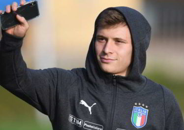 Il Napoli aumenta l'offerta per Barella. Inserito un giocatore.