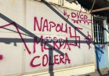 Albenga scritte razziste contro Napoli. Si inneggia Hitler e il Duce.