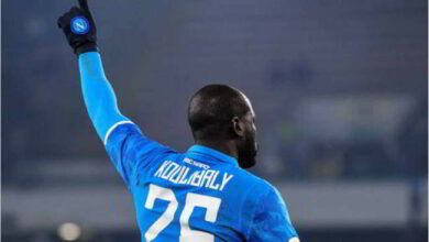 De Laurentiis blinda Koulibaly. Il calciomercato del Napoli partirà dal difensore senegalese. Koulibaly partirà solo in un caso.