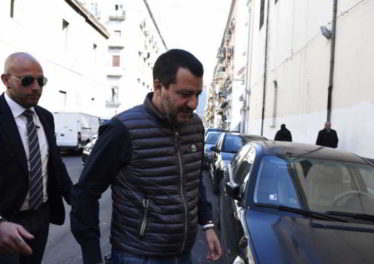 Salvini a Napoli: "qui per sconfiggere la camorra. La città reagisce bene..."