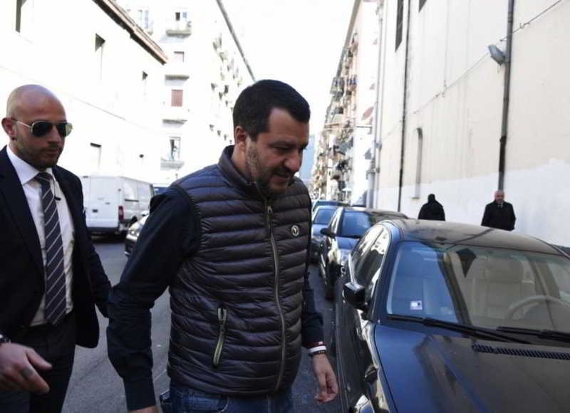 Salvini a Napoli: "qui per sconfiggere la camorra. La città reagisce bene..."