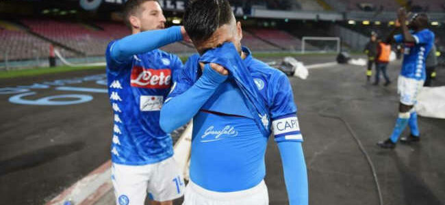 Napoli, affaticamento muscolare per Insigne. Mertens si scalda per il Frosinone.