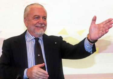 De Laurentiis: "Sarà un Napoli più forte, cerchiamo grandissimo attaccante. "