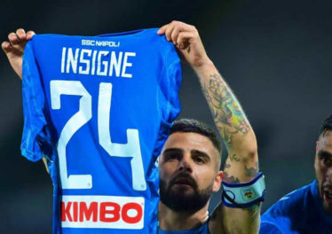 Insigne batte il Cagliari: "Orgoglioso di essere il capitano del Napoli"