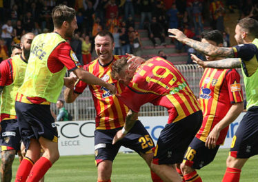 Lecce torna in serie A. Palermo e Benevento in Play off. Il trionfo del sud