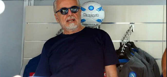 De Laurentiis a kiss kiss Napoli: "vogliamo James. Stupidaggine su Icardi"