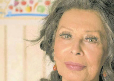 Sophia Loren: "Napoli è la mia vita. Vi racconto un retroscena su De Sica "