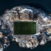 Lo stadio più bello del mondo è l'Henningsvaer Stadion in Norvegia