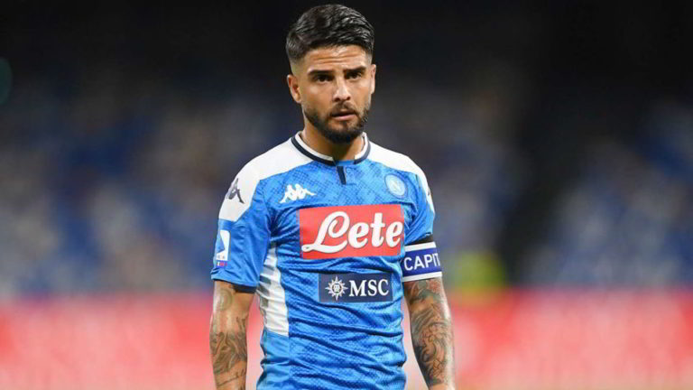 Liverpool-Napoli, Insigne la guarda in tv: il capitano resta a casa