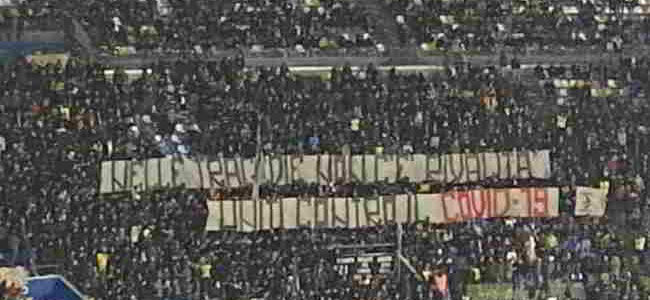 striscione napoli coronavirus