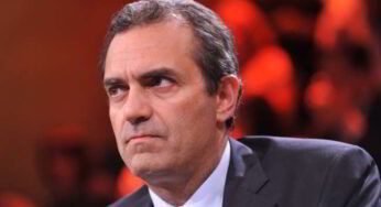 De Magistris contro i pregiudizi: “Ora basta, ma la conoscete Napoli?”