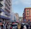 Video da brividi – i tifosi del Napoli scortano il pullman degli azzurri