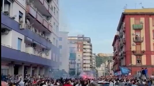 tifosi_napoli_maradona