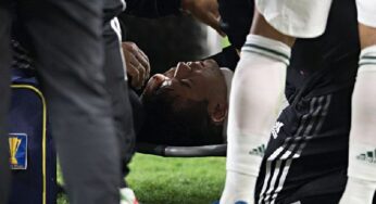 Gold Cup, Lozano brutto infortunio: esce dal campo in barella e con il collare VIDEO