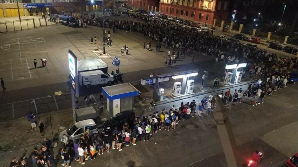 Napoli-Benevento: flop fuori e dentro il campo per gli azzurri