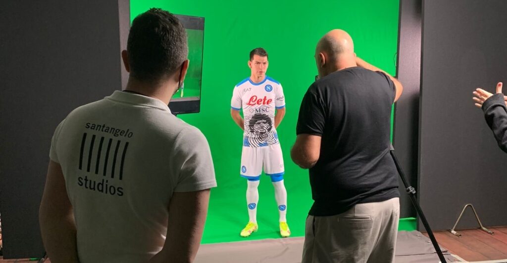 maglia celebrativa mardona napoli