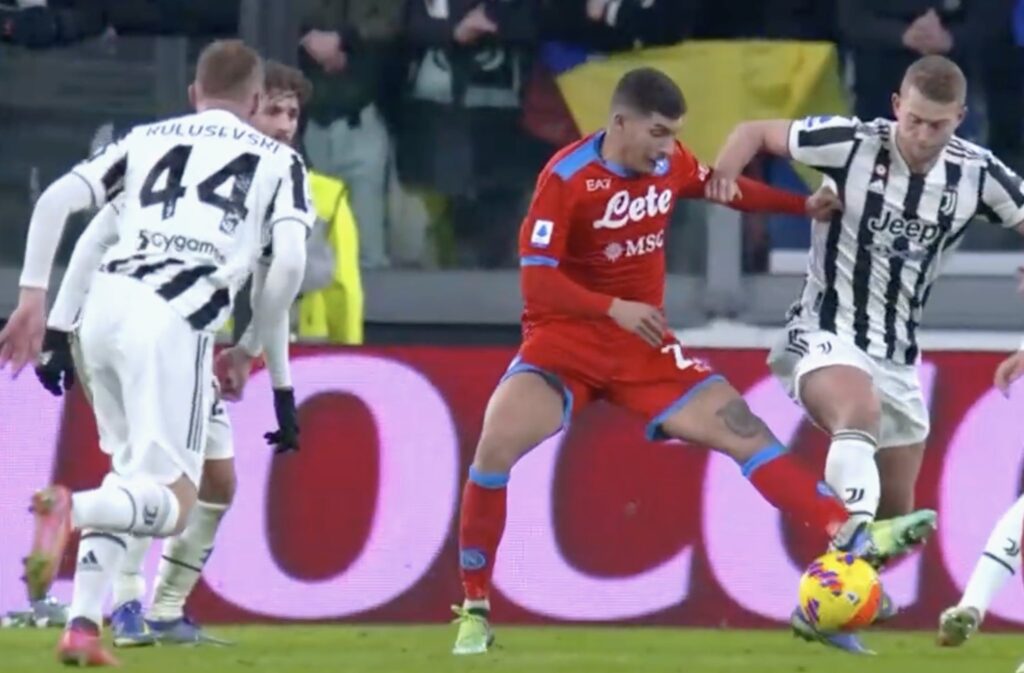 rigore di lorenzo de ligt juventus napoli