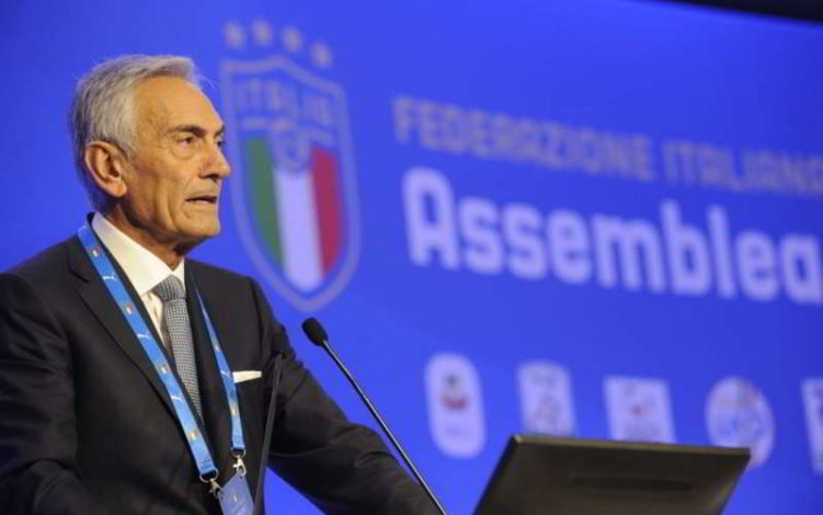 Gravina risponde a De Laurentiis: “Assurdo attacca Figc, Governo e UEFA” poi cita Totò