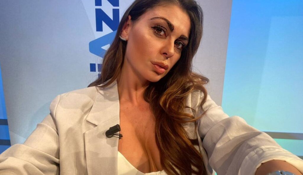 De Rienzo: “Cessione Osimhen? Risposte nei prossimi giorni. Chiesa al Napoli? Servono nuovi contatti”