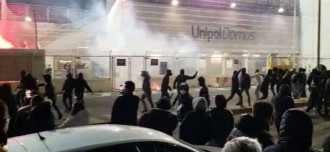 scontri-cagliari-napoli-esterno-stadio_1(1)(1)