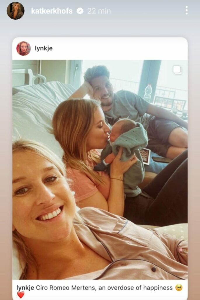 Mertens che gioia: la foto con Ciro Romeo e Kat