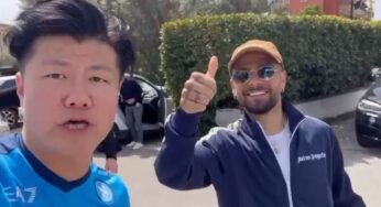 Il tifoso giapponese del Napoli incontra Insigne: “Forza Napoli e Juve me…”, la reazione del capitano – VIDEO