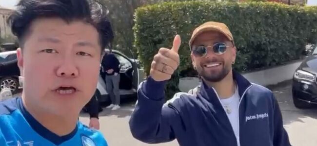 tifoso giapponese napoli insigne