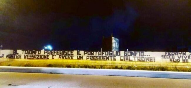 Striscione-presidente-napoli