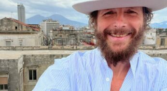 Jovanotti ai Quartieri Spagnoli: “È qui l’ombelico del mondo”
