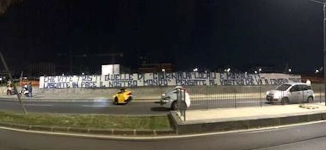 stricione_contro_stampa_napoli