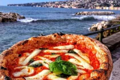 Napoli, risponde a Briatore: Pizze gratis per tutti da Sorbillo