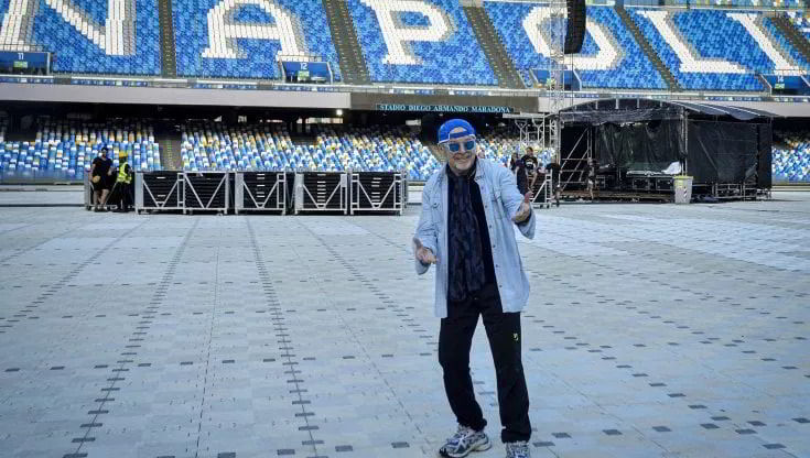 Vasco Rossi a Napoli: "Che onore cantare nello stadio di Maradona. Amavo Diego"