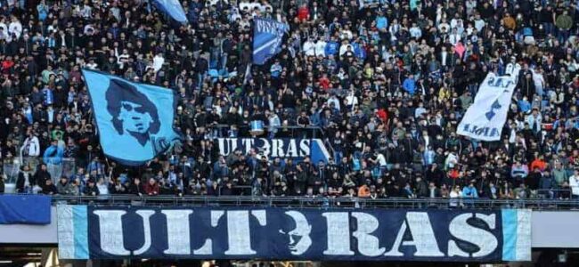 Napoli, Ultras Curva B: "Abbiamo deciso di abbonarci" Ecco il comunicato