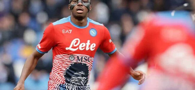 L’ex CT della Nigeria: "Osimhen sostituto ideale di Lewandowski»