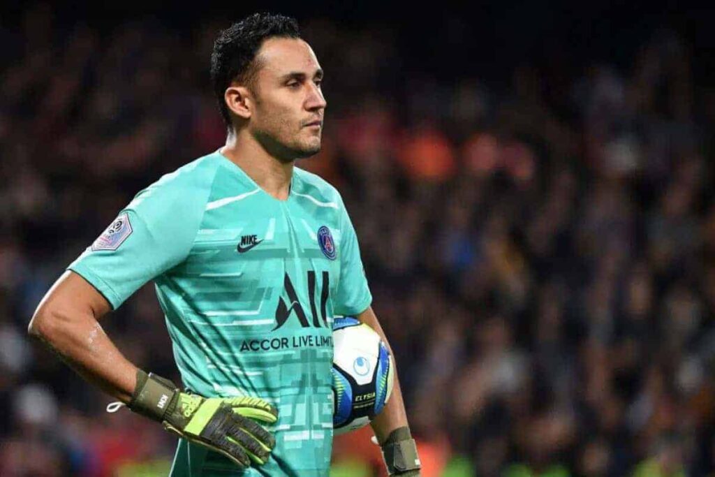 Sky: Navas guadagna 9 milioni, non vuole rinunciare ad un solo euro. Spunta un retroscena su Fabian"