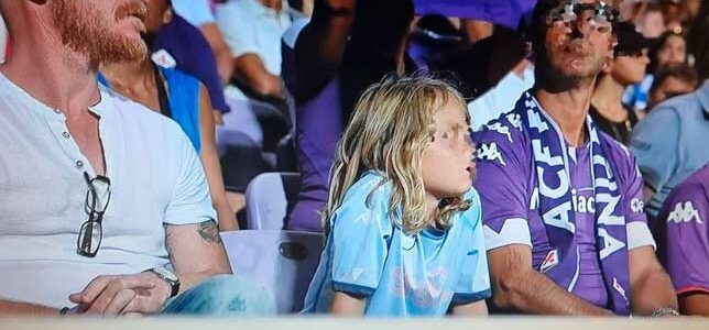 bimbo_maglia_rovescio_napol