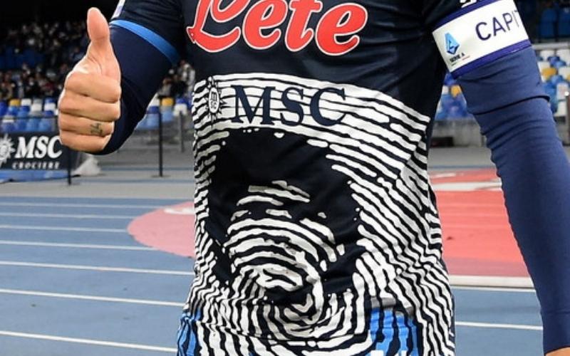Il Napoli non potrà più utilizzare l'immagine di Maradona sulle maglie: la  decisione del Tribunale