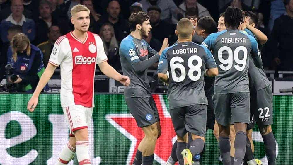La stampa olandese avvisa l'Ajax: "Il Napoli è un uragano"