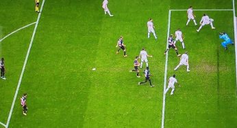 Milan-Juventus: rigore per tocco di mano di Vlahovic, tifosi rossoneri furiosi – FOTO