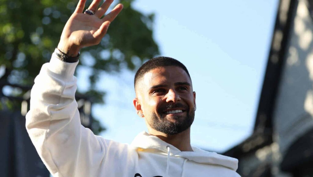 Scudetto Napoli, l'outfit di Insigne che fa impazzire i tifosi- FOTO