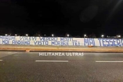Napoli, Striscione degli ultras: "Maroni ti abbiamo visto morire"