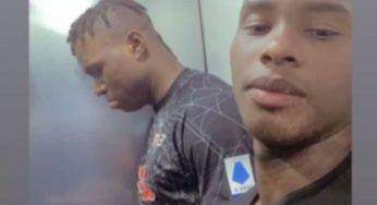 Singo, con la maglia del Napoli, la foto scatena i tifosi azzurri sui social