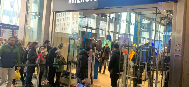 Fila all'Inter Store di Milano