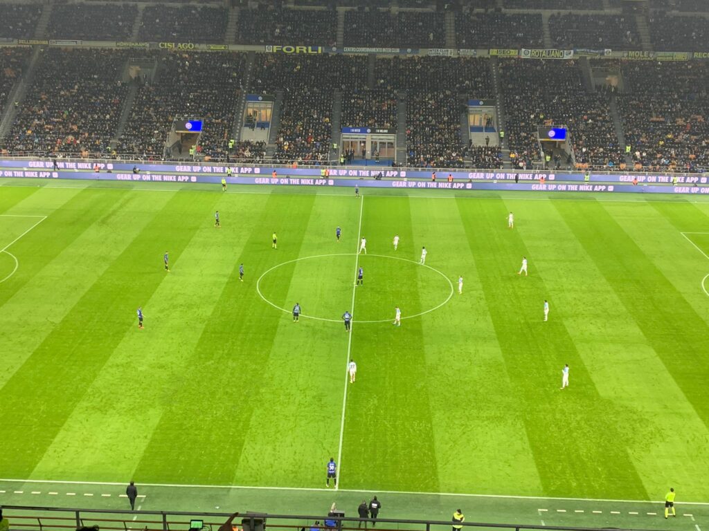 Napoli, il big match va all’Inter. Dzeko pone fine all’imbattibilità