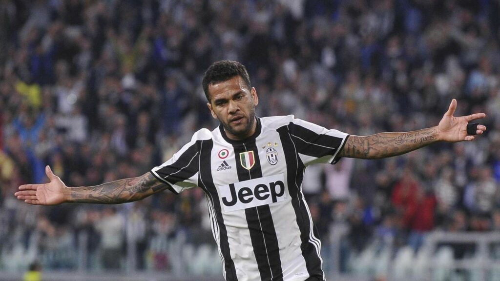 Dani Alves arrestato: per la Rai ora è “l’ex campione del Barcellona” e non della Juve