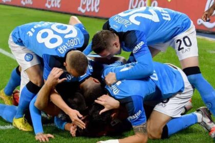 Napoli, lezione di calcio alla Juve, Allegri umiliato da Spalletti. Il VIDEO DEI GOL