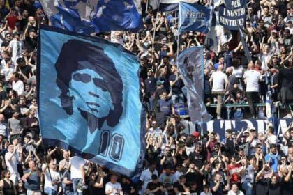 "A Napoli non si passeggia", gli ultras azzurri avvertono i tifosi dell'Eintracht
