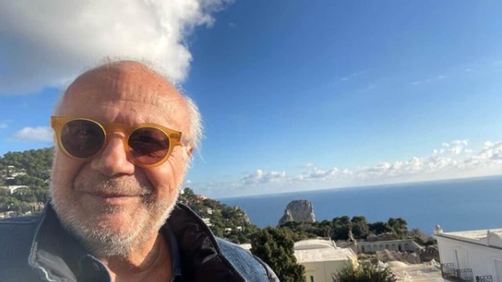 Jerry Calà colpito da un infarto nella notte a Napoli: operato nella Clinica Mediterranea